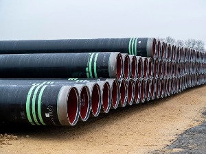 Руски брод почео да поставља цеви за "Северни ток 2" у немачким водама