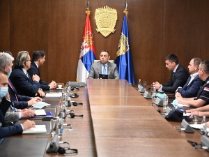 Вулин са руководиоцима београдске полиције: Насиље из "Бетон хале" не сме да се понови