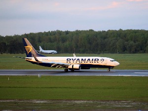 Белорусија тврди да је Хамас претио да ће оборити авион "Рајанера"