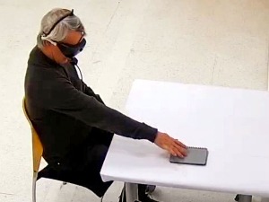 Слеп човек делимично прогледао после револуционарне терапије