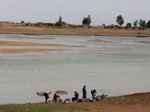 Потонуо брод у Нигерији, нестало више од сто људи