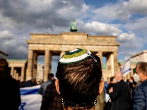 Јевреји, хришћани и муслимани у Берлину под једним кровом