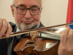  Дејан Млађеновић и Камерата Академика