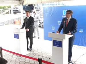 Лајчак и Палмер о дијалогу: На странама је да идентификују компромис