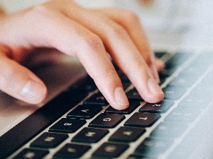 Осуде претњи смрћу председнику Вучићу