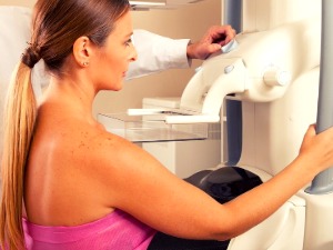 Ранице, грудвице, задебљања... Не игноришите промене на дојкама и јавите се лекару - на време