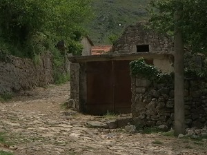 Попово поље - 265 дана сунца, 365 дана самоће