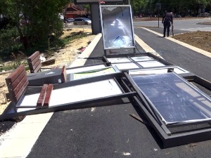 Пало аутобуско стајалиште у Нишу, повређен мушкарац