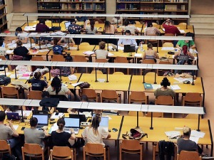 Фондација "За српски народ и државу" додељује 25 студентских стипендија – ко има право да се пријави