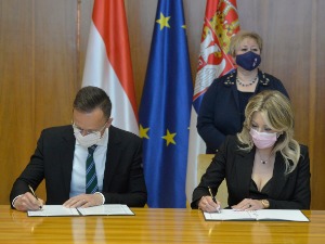 Србија и Мађарска потписале два меморандума