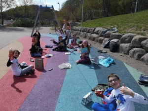 Ученици из Ставангера и Косјерића вратили слање писама у моду 