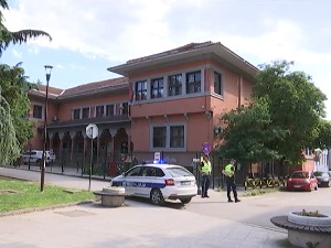 У школи у Смедереву пронађене бомбе, ђаци и особље евакуисани