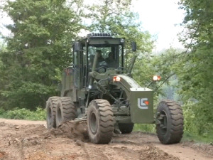 "Хуманитарна асистенција", војници Србије и Русије поправљају путеве на Голији