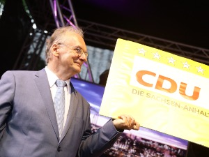 Источнонемачки Мич Бјукенон спасава ЦДУ