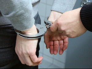 Крушевац, ухапшен због сумње да је напао своју бабу и бензином запалио њеног супруга