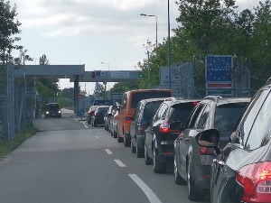 Пастор: Од 14. јуна три гранична прелаза са Мађарском радиће по старом режиму