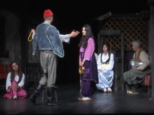 Уметношћу против малолетничких бракова