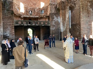 Литургија у недовршеном Храму Христа Спаса у Приштини први пут после 1998. године