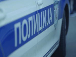 Ухапшена три мушкарца, сумња се да су натерали малолетницу да се бави проституцијом