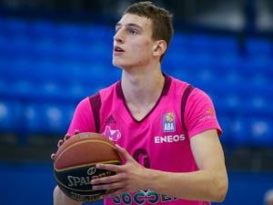 Никола Јовић потписао први професионални уговор са Мегом