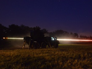 Стефановић присуствовао ноћном гађању на полигону "Никинци"