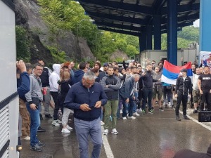 Два аутобуса враћена са Јариња, није дозвољен пролазак