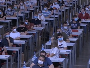 Министар за РТС открива хоће ли бити прослава матурских вечери и колико тежак пријемни очекује осмаке