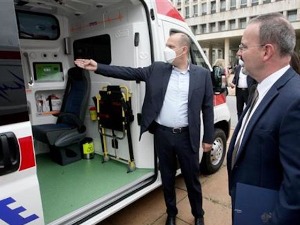 САД донирале Србији амбулантна возила