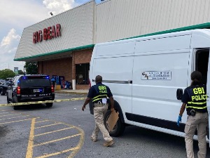 Купац у Џорџији убио продавачицу због маске