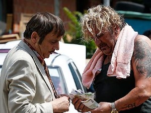 Пси лају, ветар носи