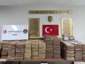 Највећа заплена у турској историји, тона кокаина откривена у Мерсину