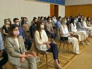 Посао за 100 најбољих дипломаца медицинских факултета