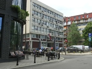 Станари зграде на Дорћолу не могу нормално да живе од буке из кафића, нема коме се нису обратили за помоћ