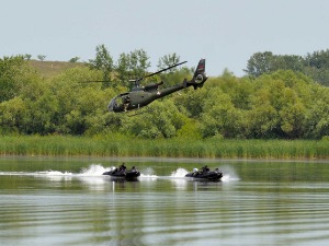 Хеликоптерски десант "Грифона" на вежби у Делиблатској пешчари