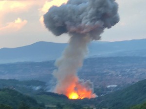 Снажна експлозија у Чачку, дим изнад фабрике Снажна експлозија у Чачку, дим изнад фабрике