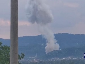 Угашен пожар у фабрици "Слобода", евакуисано 150 домаћинстава