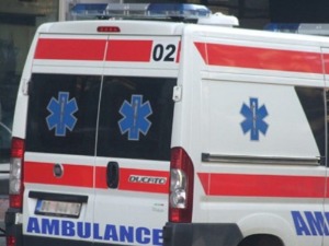 Запалио мушкарца испред куће у Дубљу