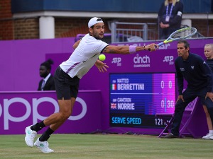 Беретини растужио Енглезе, савладао Норија у финалу Квинса