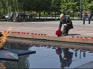 Путин на Дан сећања и туге: Клањамо се свим јунацима