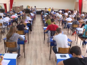 Почело полагање мале матуре, Ружић поручује да се спроводе све мере заштите