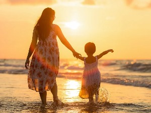 Др Константинидис упозорава да деца теже подносе врућину – шта родитељи треба да знају