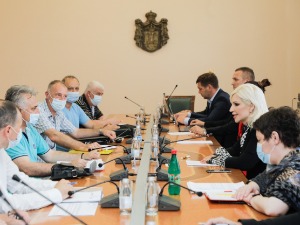 Михајловићева са синдикатима радника “Зиђина“: Разговори о колективном уговору морају да се наставе