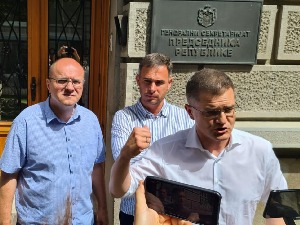 Вук Јеремић: Позвао сам Вучића да изађе испред зграде или да дође на ТВ дуел, одбио је