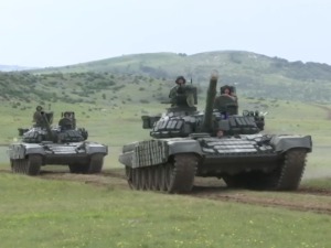 Тенк Т-72МС показао своје могућности на проби “Муњевитог удара“