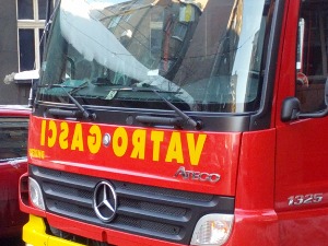 Пожар поред воза у Реснику, у току евакуација путника