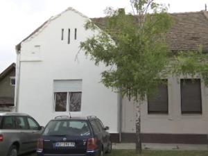 Једанаестогодишња Кристина се са мајком уселила у нови дом, више неће морати да учи уз свећу