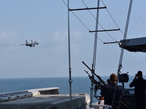 "Сухоји" прозујали поред фрегате, Холандија оптужује Русију