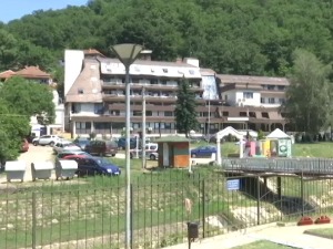 Уживање под гејзиром и 18 лековитих извора – шта још крије Сијаринска Бања