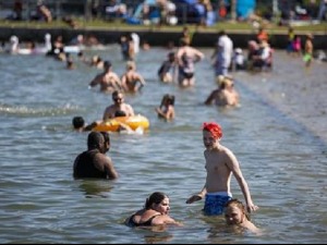 Људи умиру од екстремне врућине у Канади, измерено рекордних 49,6 степени