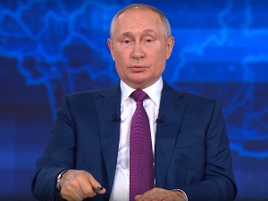 Путин у ТВ програму одговара на питања грађана, открио коју је вакцину примио и како ју је поднео